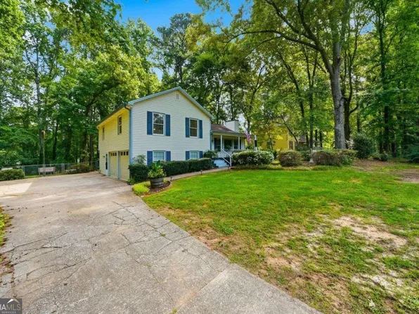 6166 Picketts Rdg NW, Acworth, GA 30101