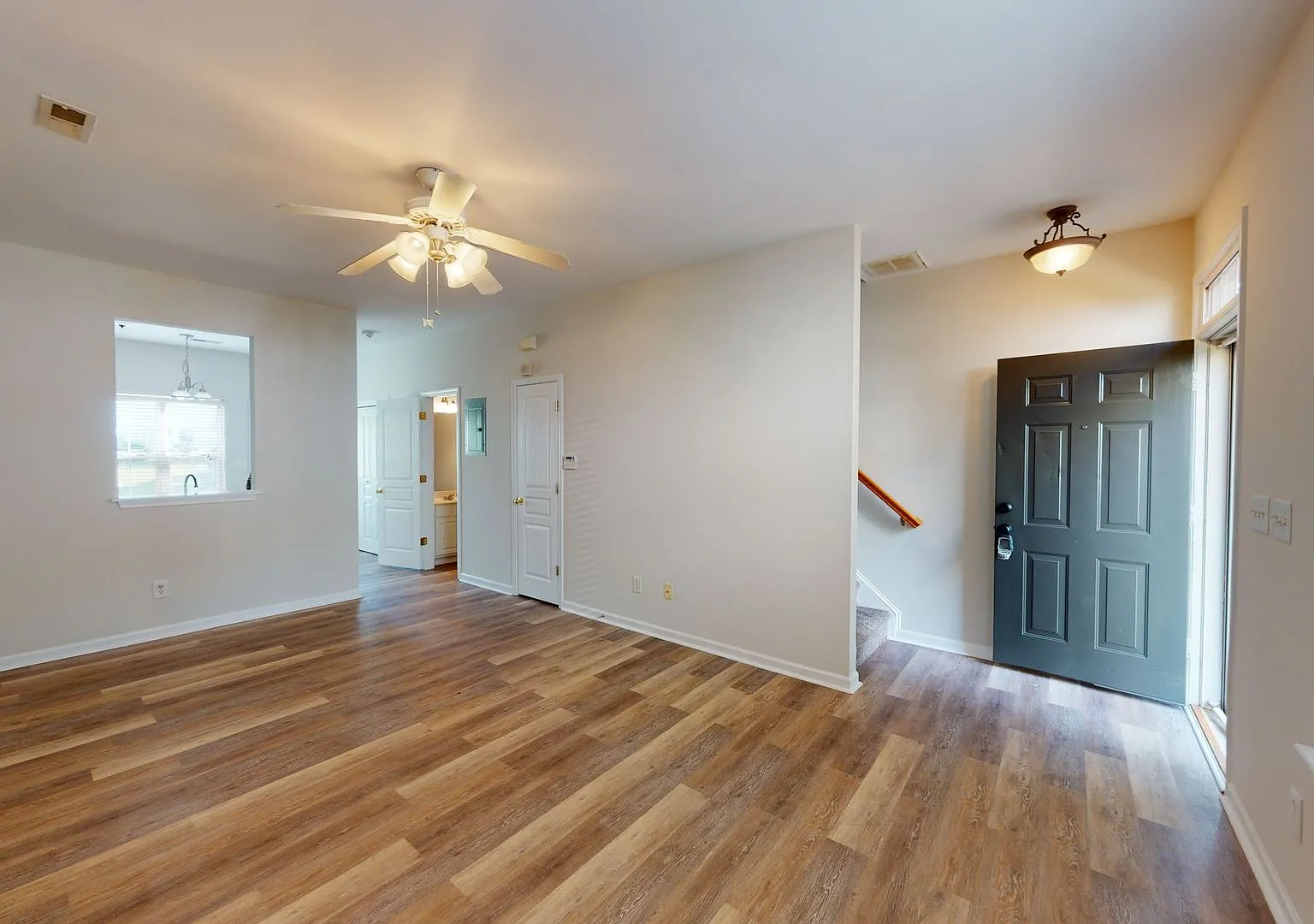 5545 Seths Drive — Photo 2