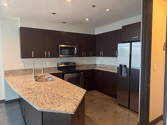2nd image of 1510 Demonbreun St #611