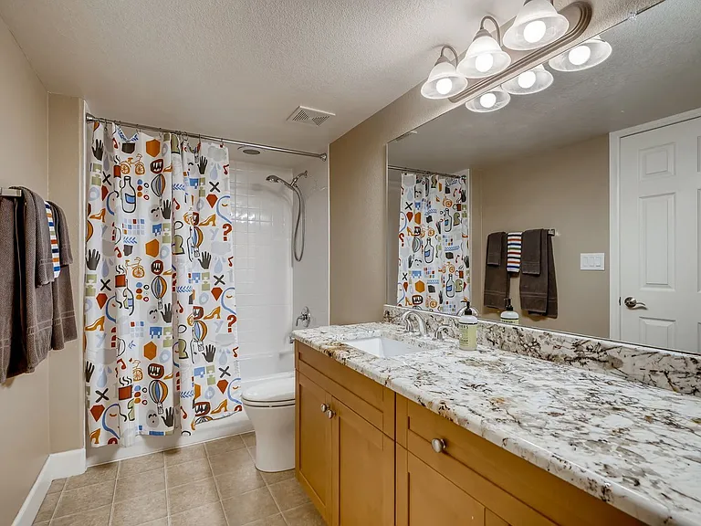 1020 Ulster St — Photo 13