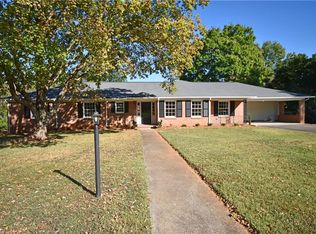 2713 Tudor Rd, Winston Salem, NC 27106