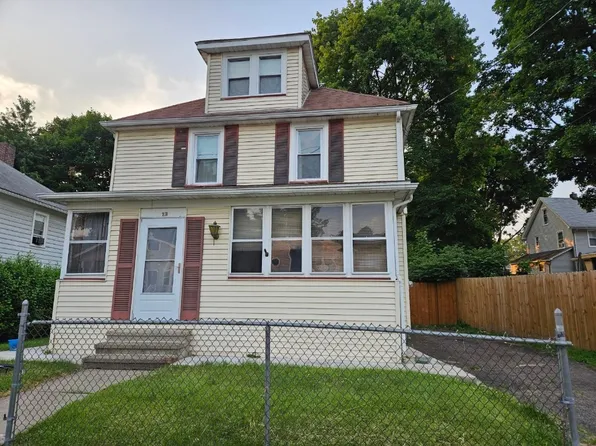13 Dartmouth St, Johnson City, NY 13790