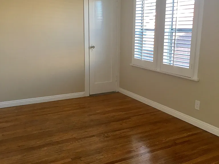 6010 S Harcourt Ave — Photo 6