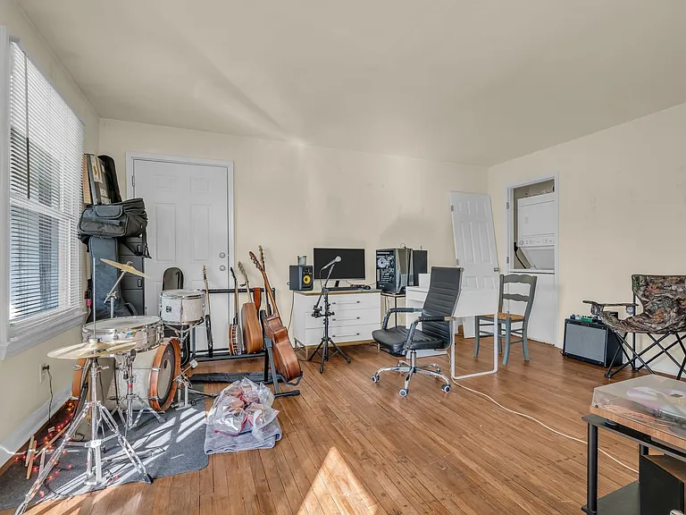 3507 Marlborough Ave — Photo 4