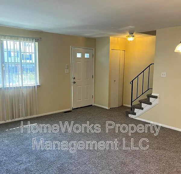 462 Norvelle Ct — Photo 2