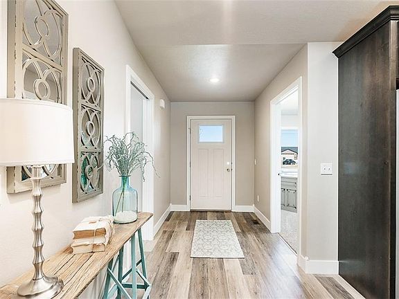 4th image of 4231 Bell Ave