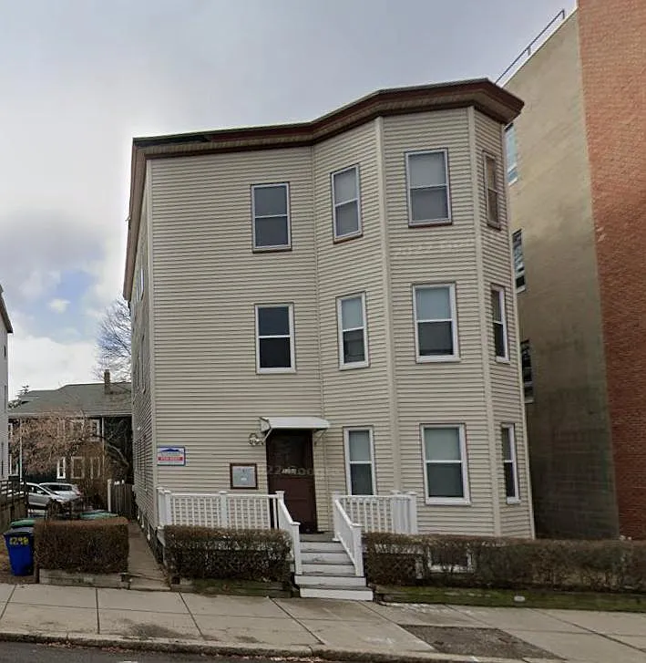 1304 Broadway - Apt 1 — Photo 4