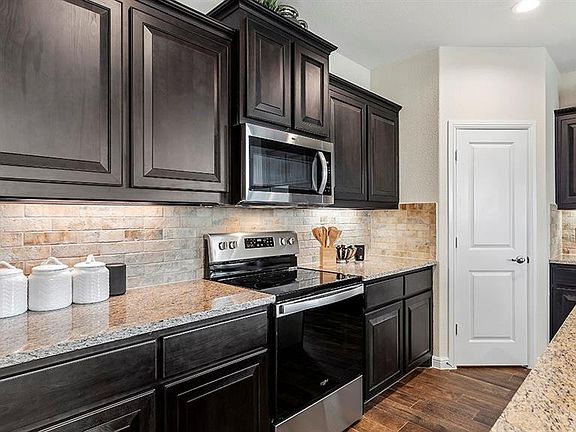 Photos are for illustration purposes only & may vary from home built.