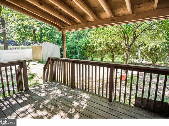 2nd image of 1503 E Lakeshore Dr