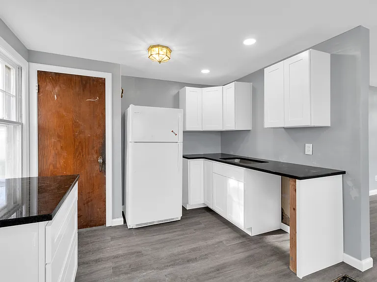 495 Zimmerman Blvd — Photo 3