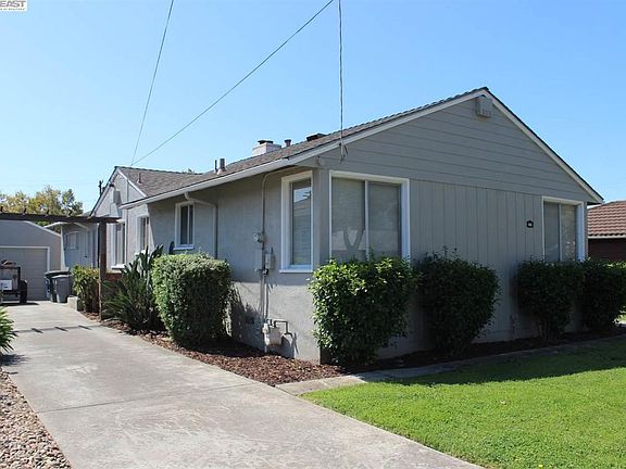 2nd image of 835 Kenyon Ave