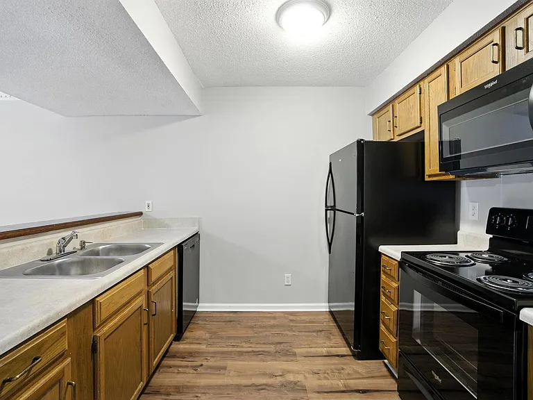 3 Lincoln St — Photo 11