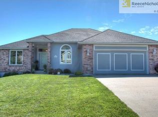 9501 N Charlotte Ct, Kansas City, MO 64155