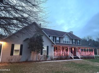 2602 Cross Creek Dr, Maryville, TN 37803