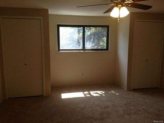 5th image of 1661 Wimbledon Dr #1
