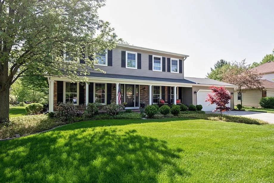 4 bed, 2.5 bath, 2294 sqft, $4,250 — Photo 1