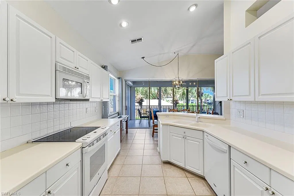 3 bed, 3.0 bath, 1960 sqft, $5,500 — Photo 3