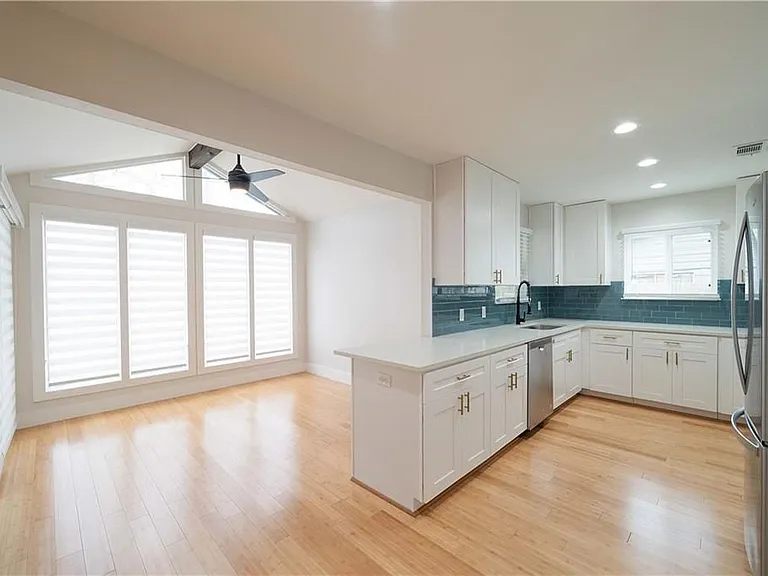 2515 Berkett Dr — Photo 7