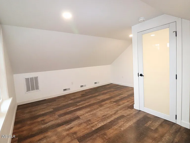17 Lindbergh Ave — Photo 14