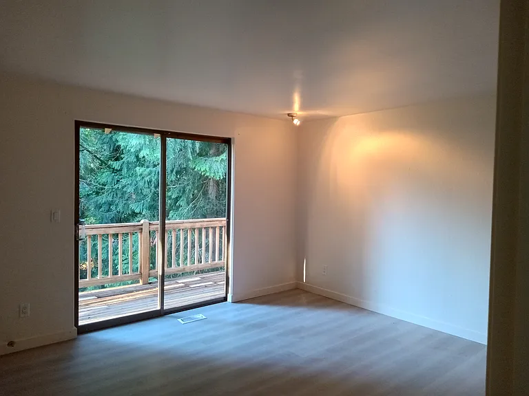 5917 Lake Washington Blvd SE — Photo 8