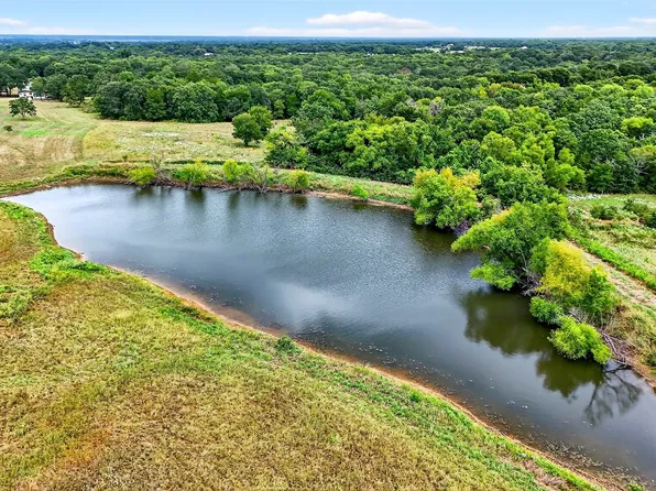 1200 County Road 1215, Savoy, TX 75479