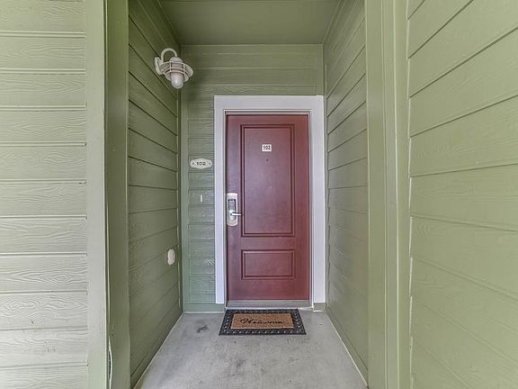 2nd image of 4121 Pointe West Dr Unit 102