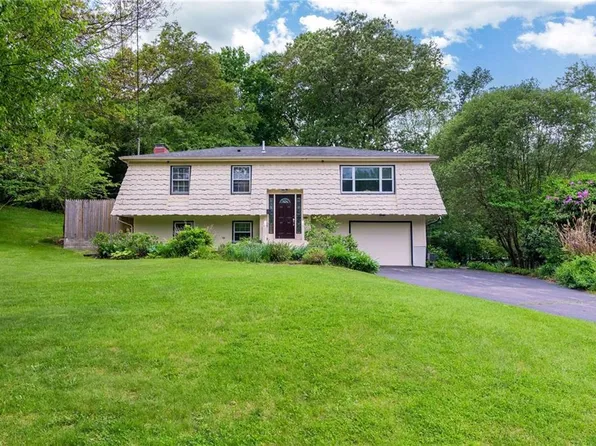 40 Haverhill Ave, North Kingstown, RI 02852