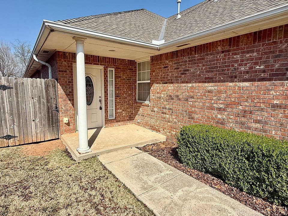 1st image of 11313 NW 121st Pl