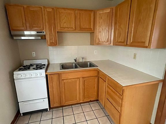 3rd image of 101 Crafton St