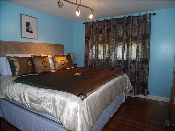 4th image of 125 Hobson Ave