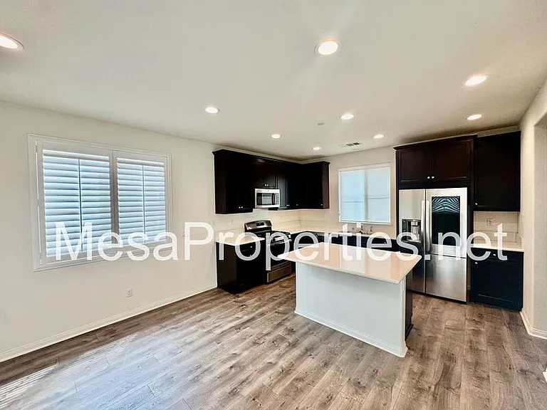 795 Hazel Way — Photo 8