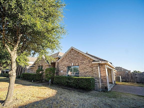 3rd image of 1120 Northlake Dr