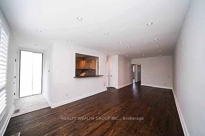 271 McConvey Dr — Photo 3