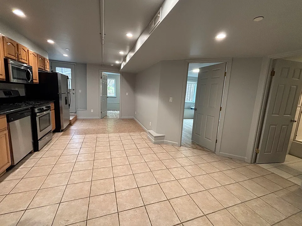 423A 33rd Ave