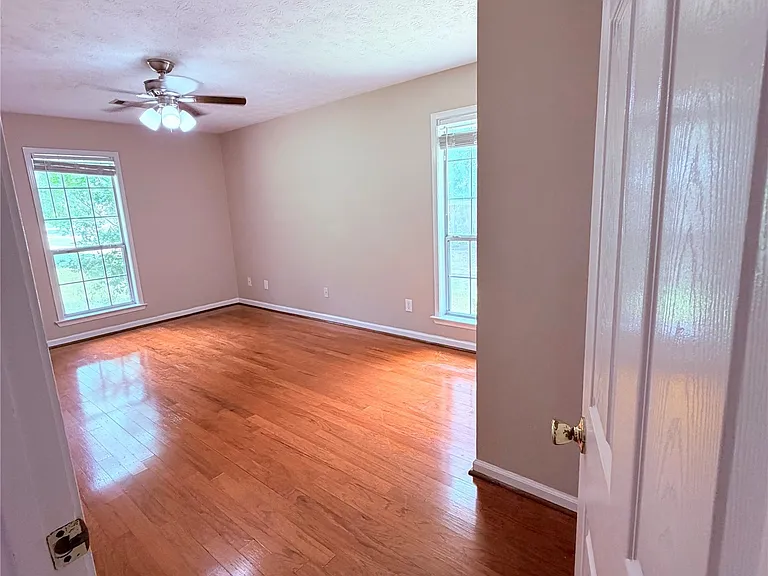 11 Twin Oaks Ln — Photo 16