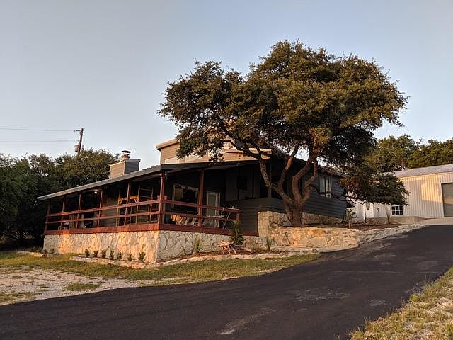 2nd image of 1893 Scenic View Dr
