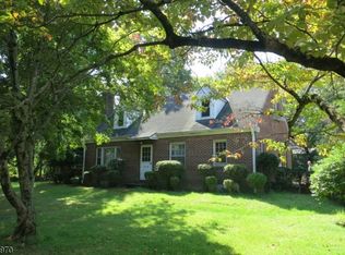 905 Madison Ave, Green Brook, NJ 08812