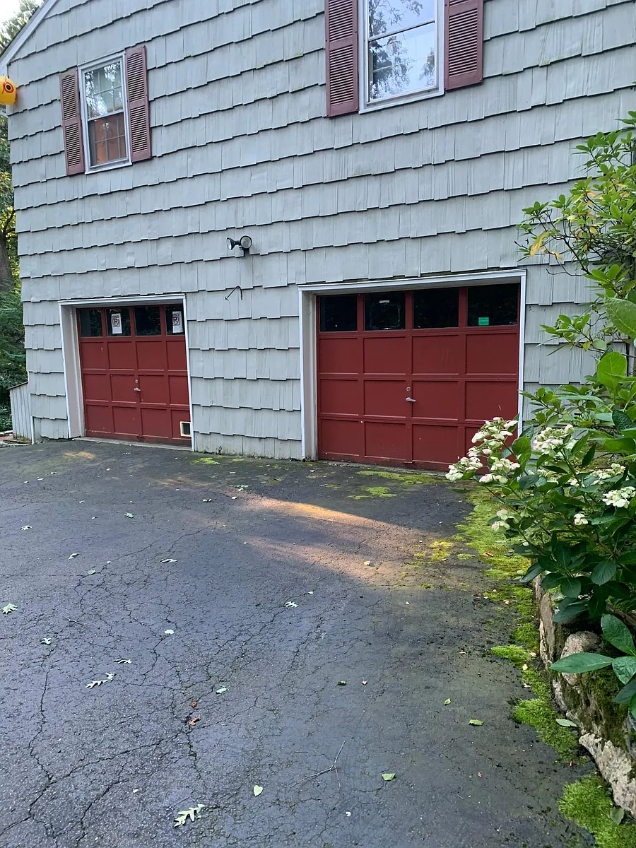 Garage for storage and driveway parking - 48 Don Bob Rd