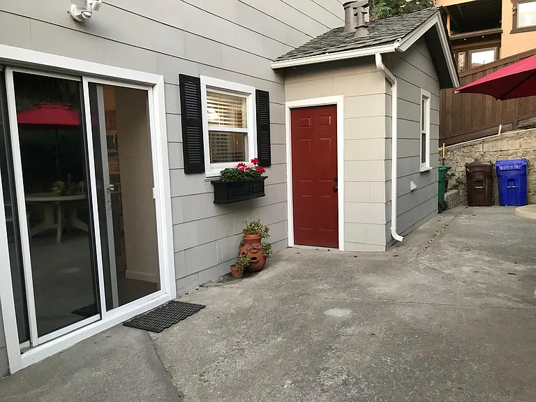 507 Bay St — Photo 21