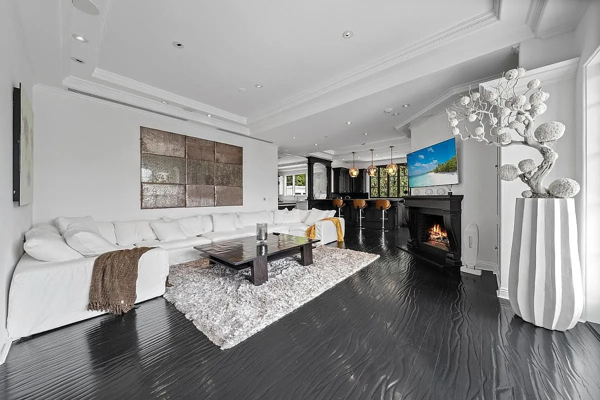 1124 Marilyn Dr — Photo 4
