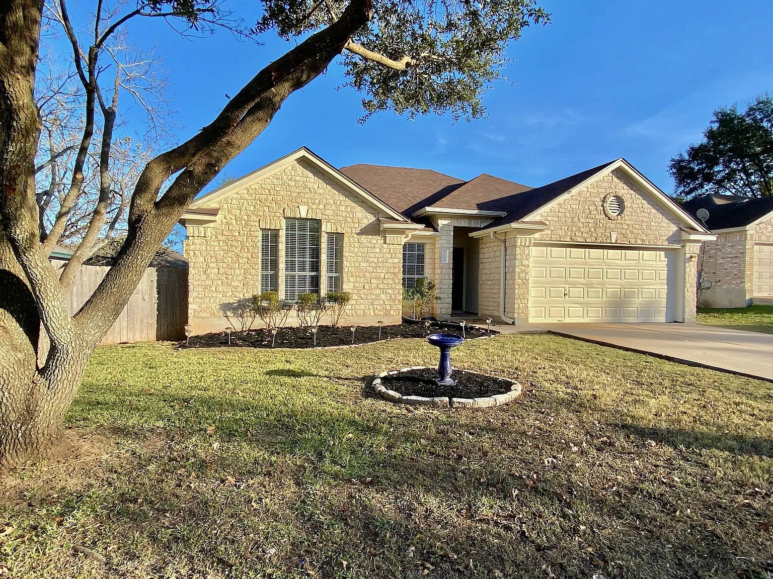 3 bed, 2.0 bath, 1463 sqft, $1,995 — Photo 1