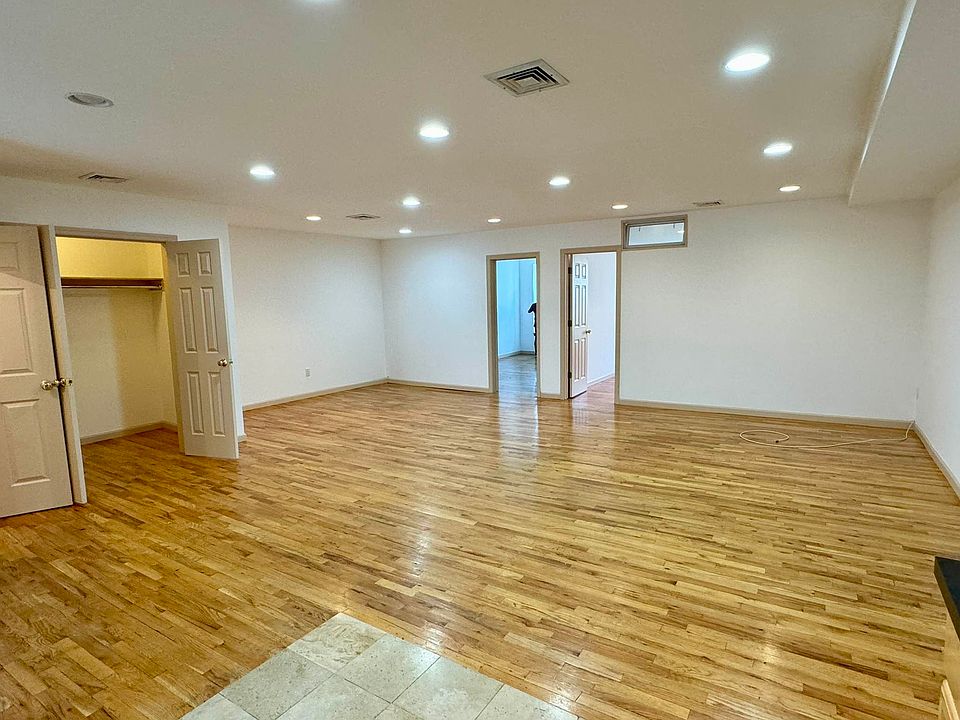 1st image of 54 Graham Ave Ste 2