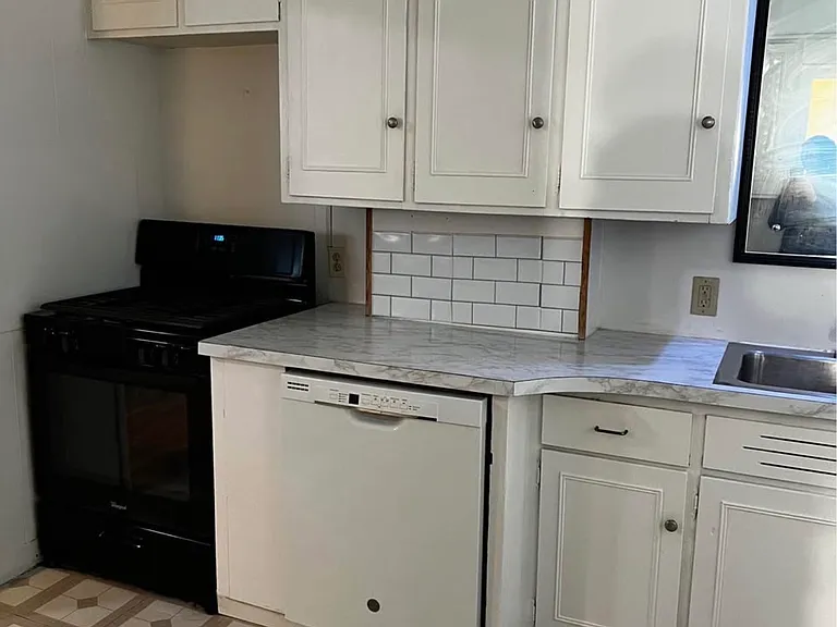 49 Hastings St NE — Photo 33
