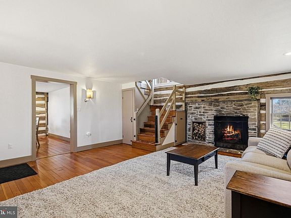 5th image of 55 Stone Jug Rd