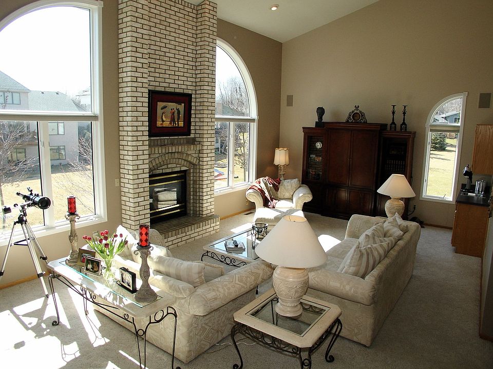 Great Room with Sunburst Windows.