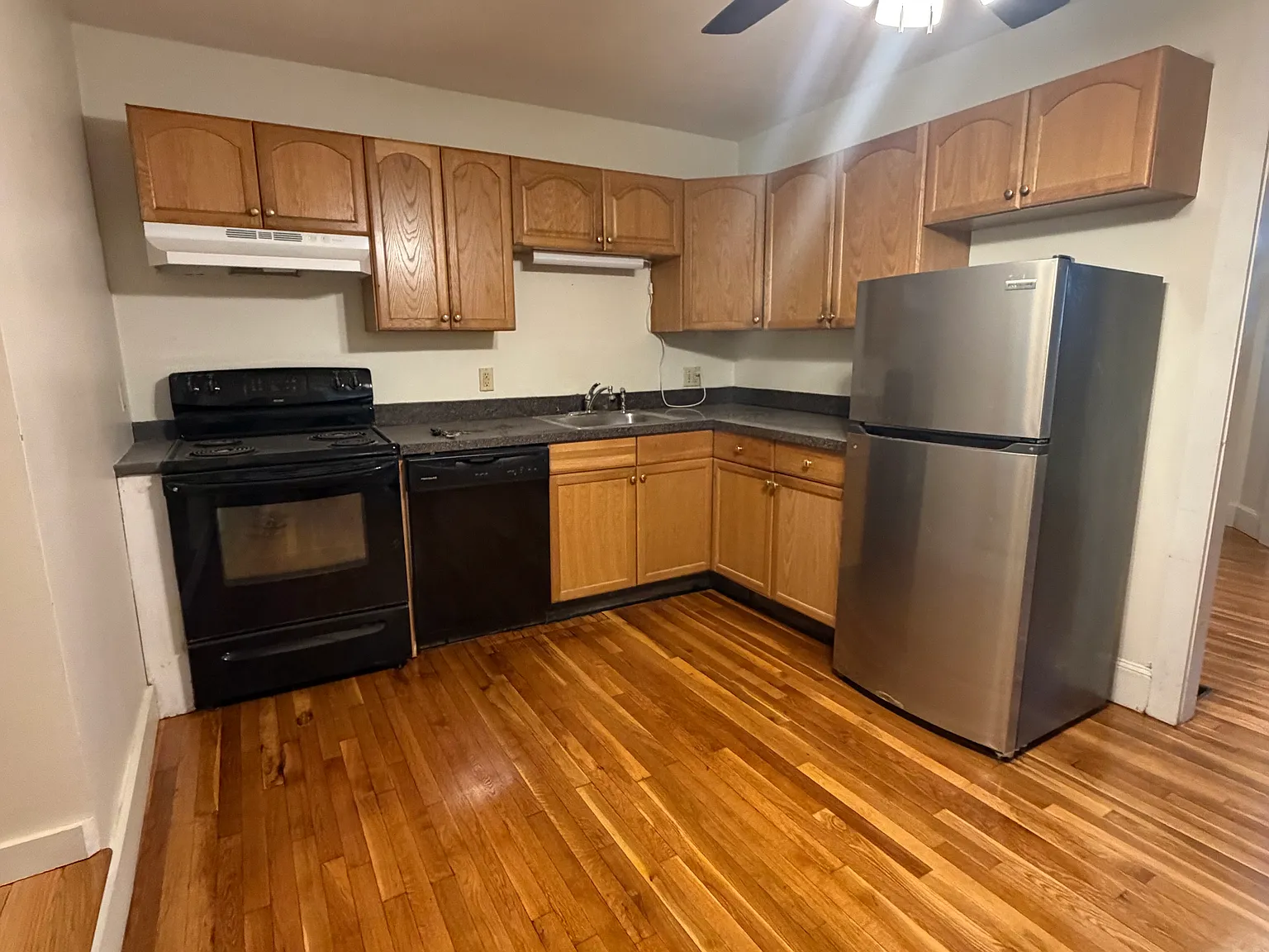 2 bed, $3,000 — Photo 3