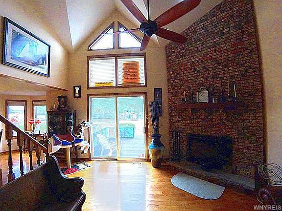 4th image of 44 Niagara Shore Dr #44