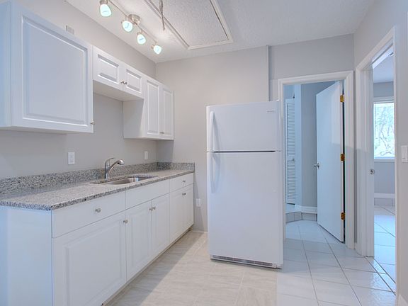 3rd image of 4023 E Orange Ave #B