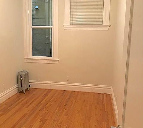 3rd image of 1837 Oak St APT 3