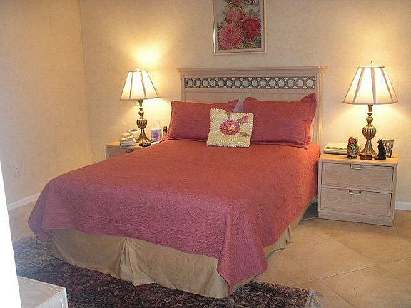 MASTER BED ROOM